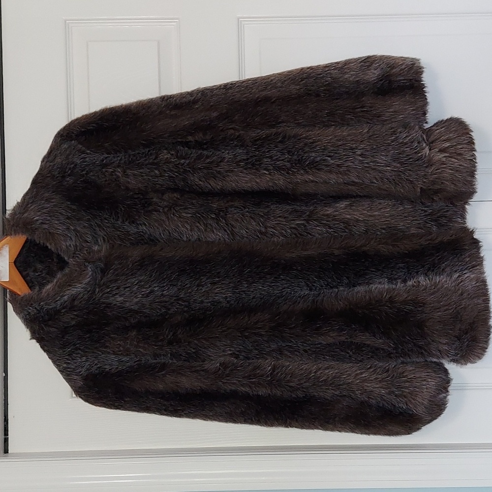 Vintage Fur Coat Jacket  Women's Unbranded Estate No Label ON Coat. Lined